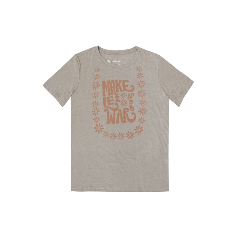 Lucky We Live Hawaii Make Lei Not War Tee in Heather Stone