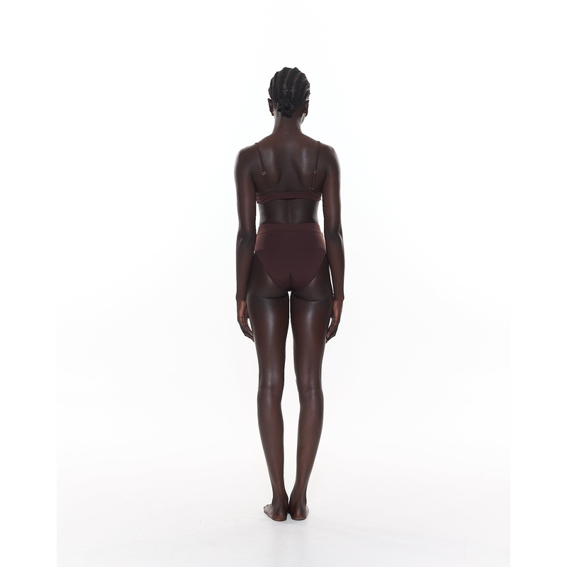 Hugo Bottom | Chocolate