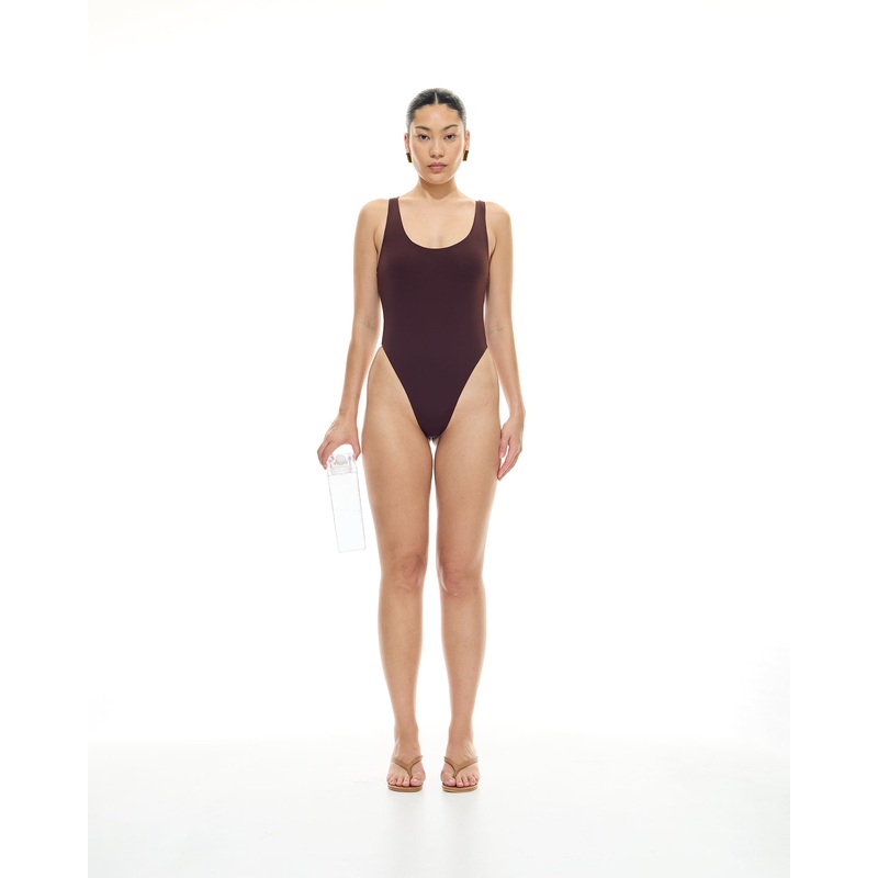 Vae One Piece | Chocolate