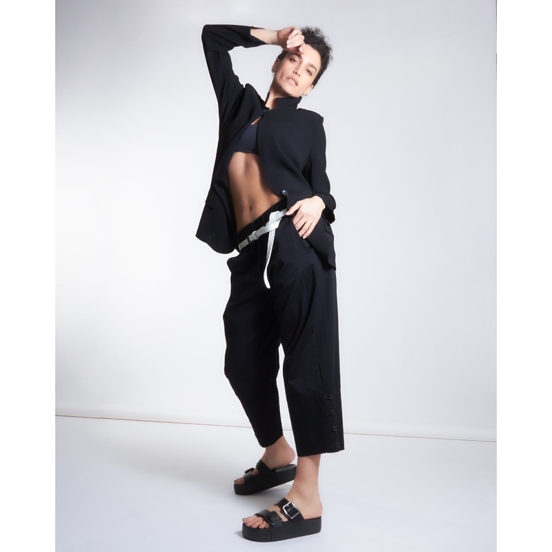 anishka pant