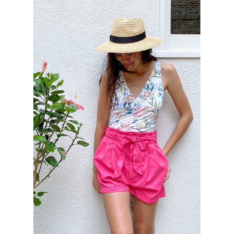 shorts in pink (sample)