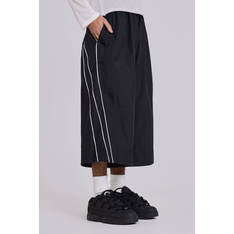 Black Vapor 3/4 Shorts