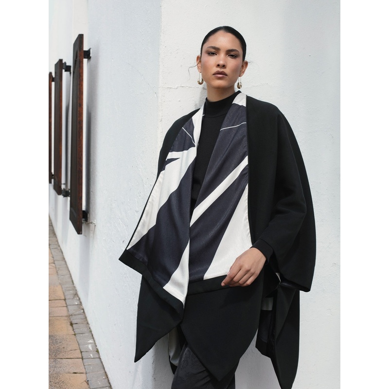 Amy Reversible Poncho - Fama Noir